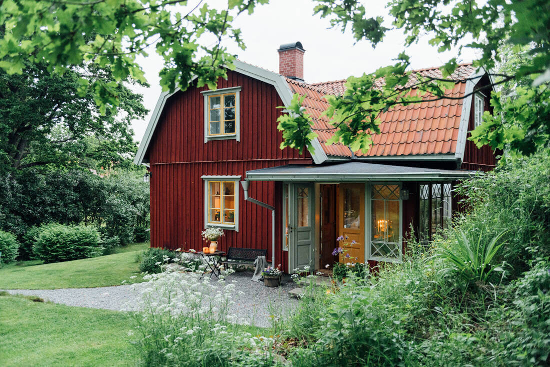 19th-century-swedish-home-charming-garden-nordroom