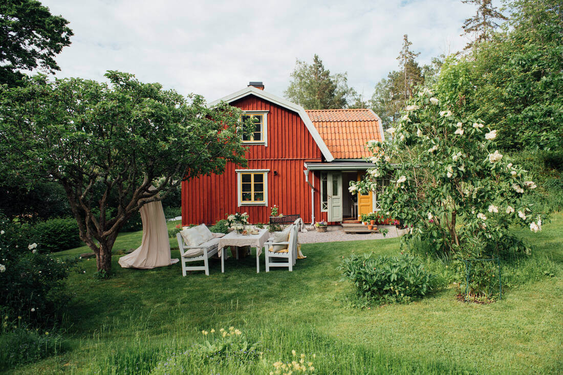 19th-century-swedish-home-charming-garden-nordroom