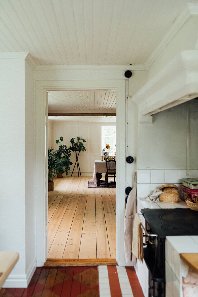 19th-century-swedish-home-charming-garden-nordroom