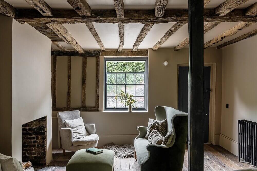A Carefully Restored 17th Century English Cottage