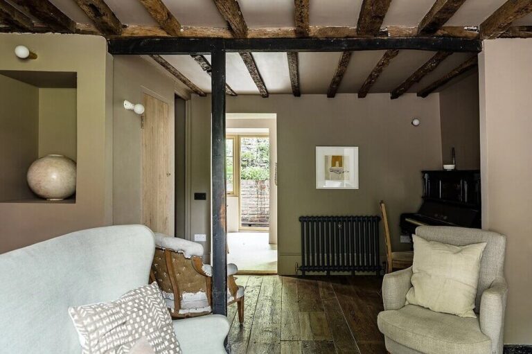 A Carefully Restored 17th Century English Cottage - The Nordroom