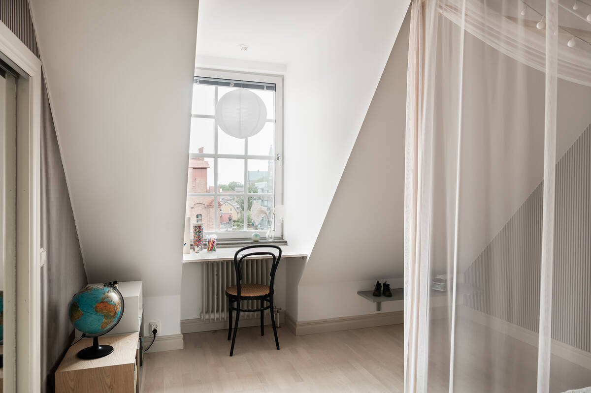 stockholm-apartment-warm-neutral-color-palette-nordroom