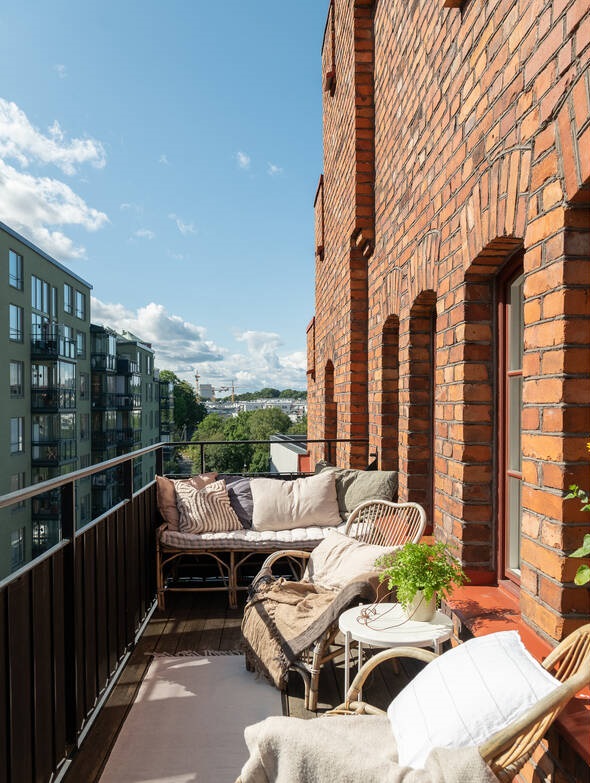 stockholm-apartment-warm-neutral-color-palette-nordroom