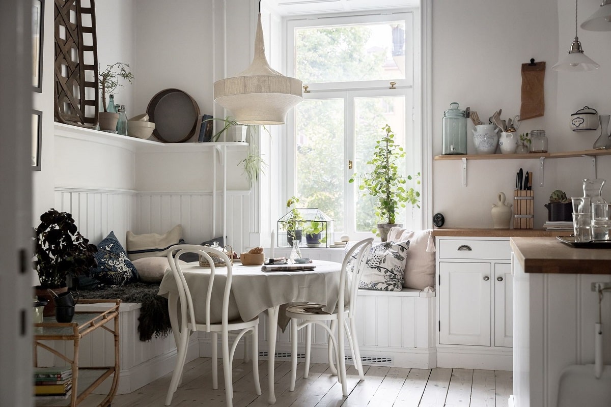 white-kitchen-window-seat-bright-natural-scandinavian-apartment-period-details-nordroom