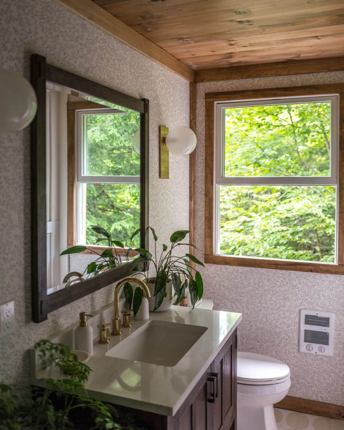 bathroom-cabin-hunter-houses-nordroom