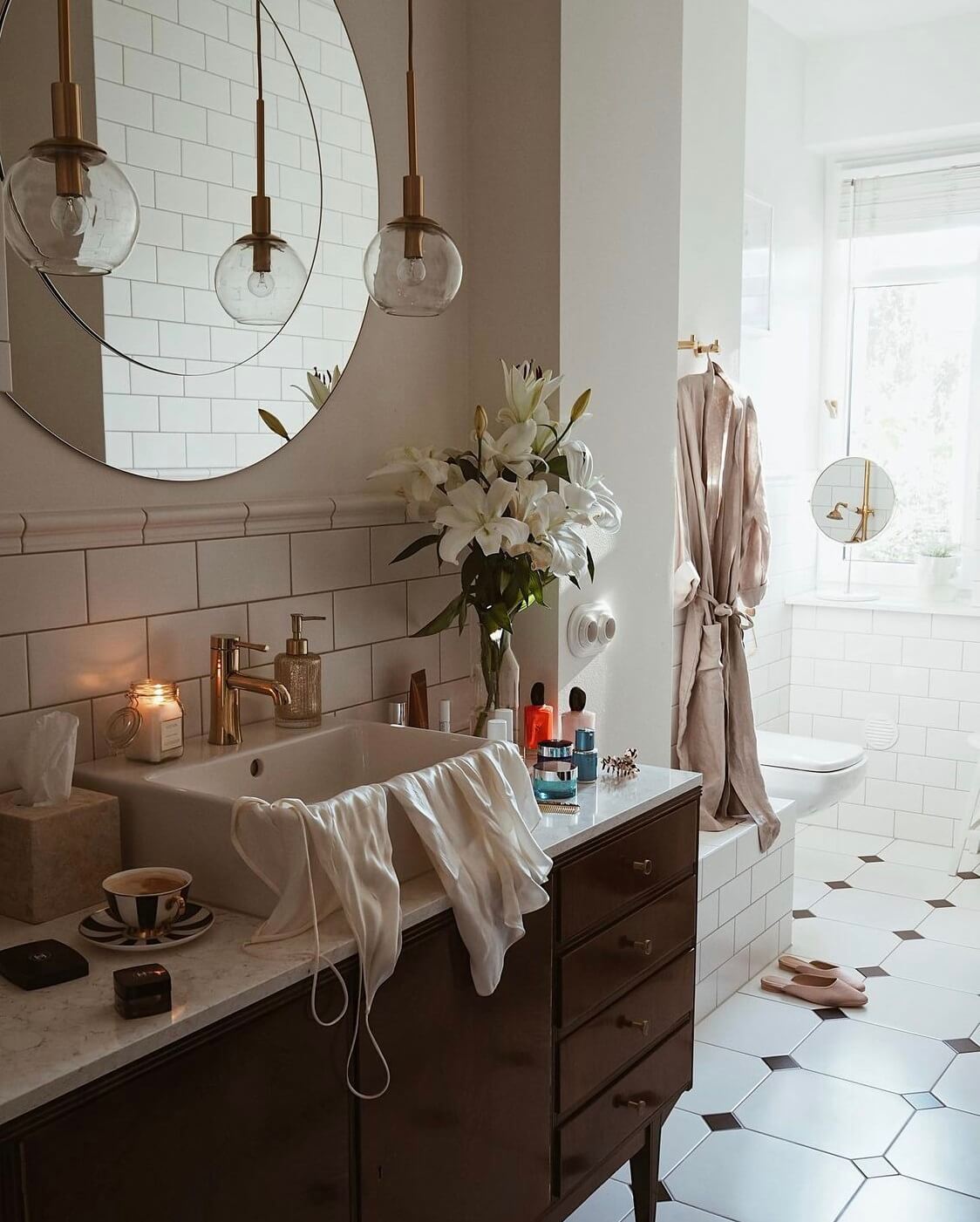 bathroom-wooden-cabinet-round-mirror-nordroom