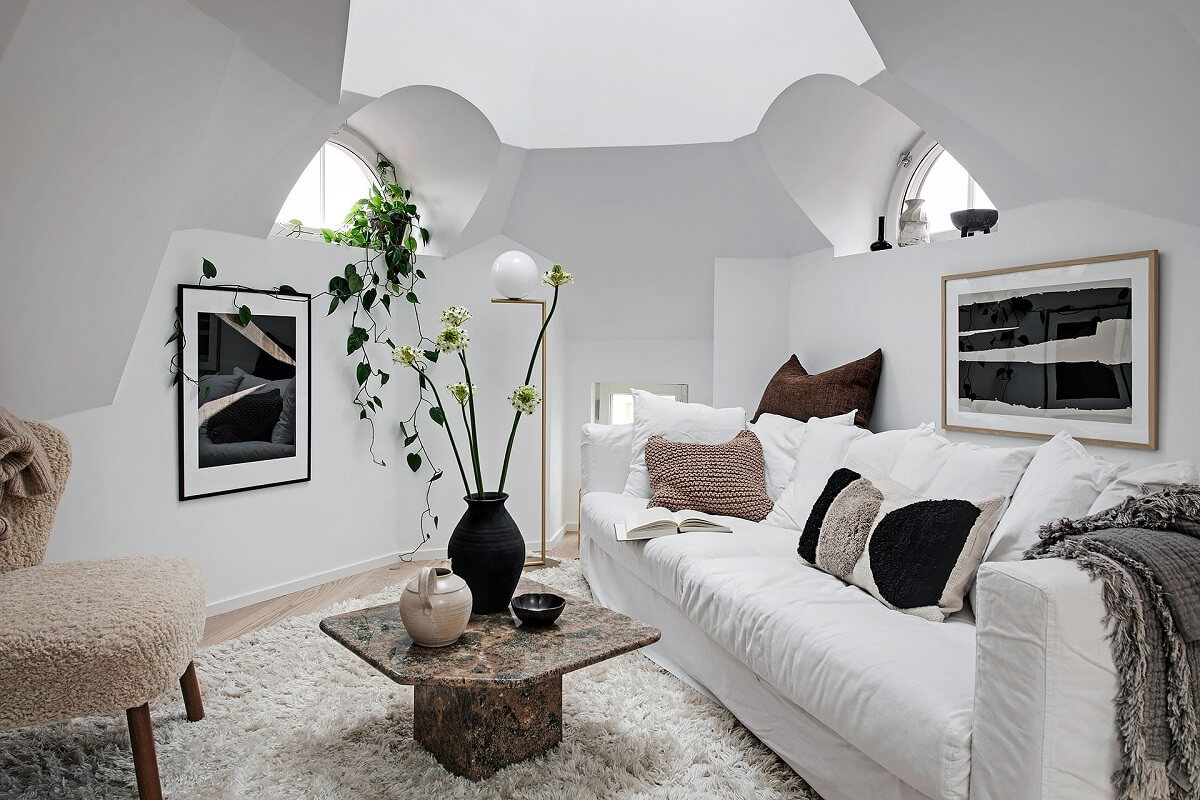 tiny-light-scandinavian-attic-apartment-nordroom