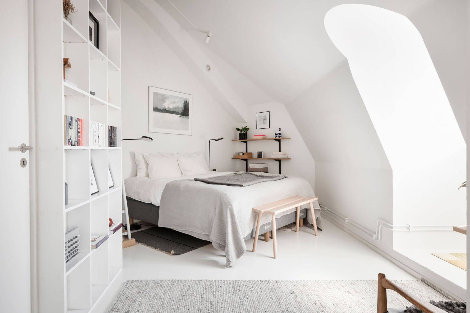 bedroom-slanted-ceilings-nordroom