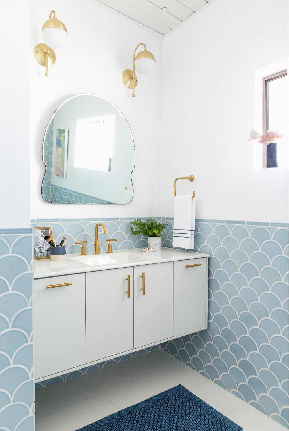 blue-bathroom-emily-henderson-nordroom