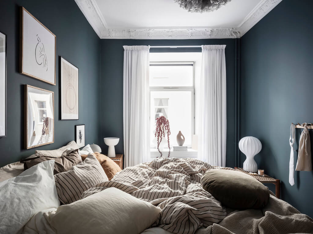 blue-cozy-scandinavian-bedroom-nordroom