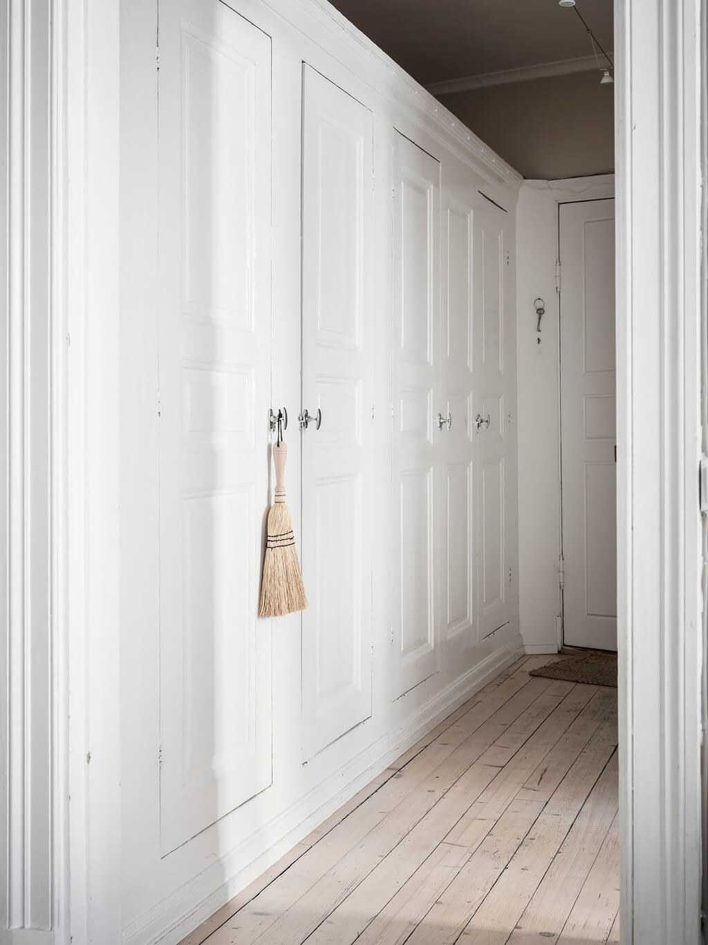 built-in-closets-scandinavian-home-nordroom