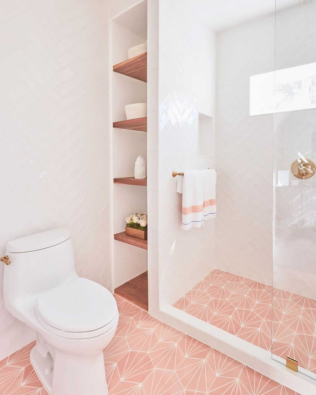 pink-floor-tiles-small-bathroom-nordroom