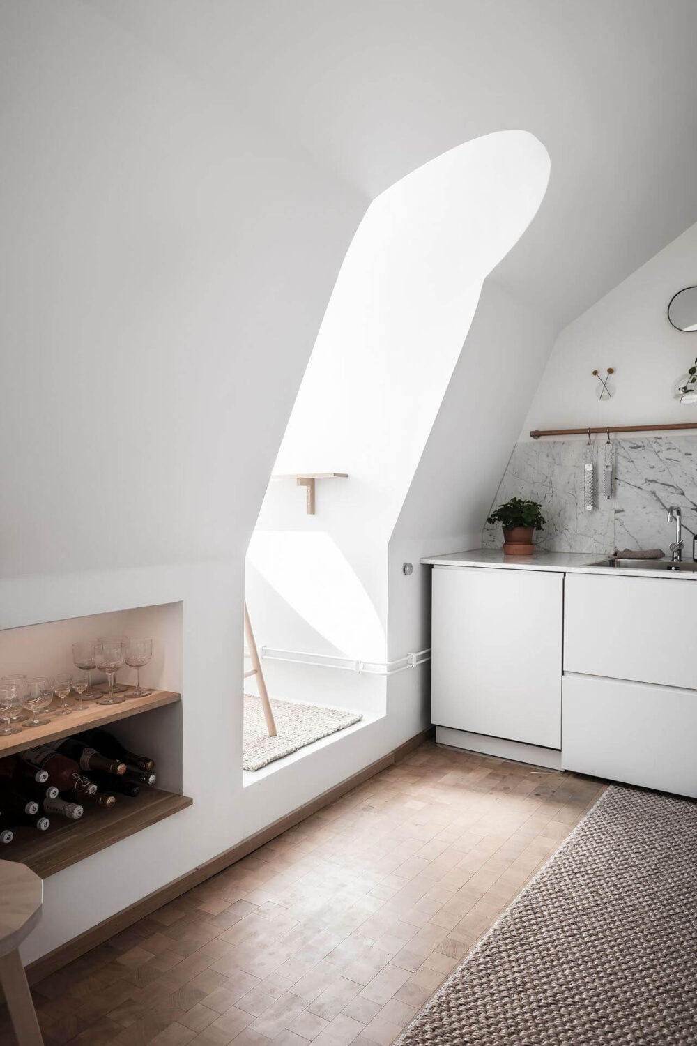 white-kitchen-scandinavian-apartment-nordroom