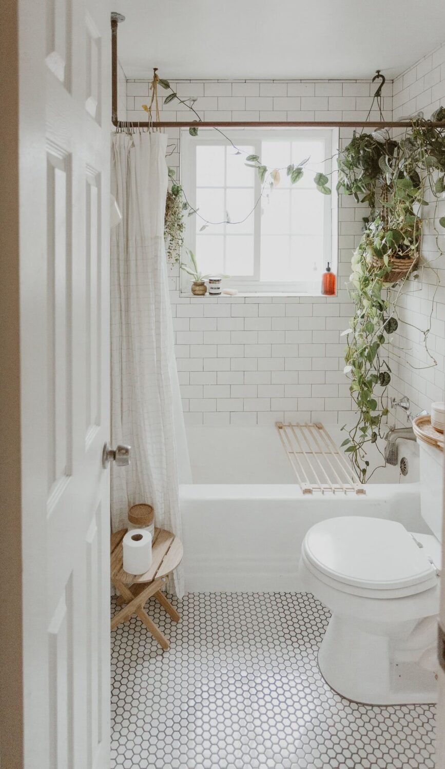 white-tiles-small-bathroom-nordroom