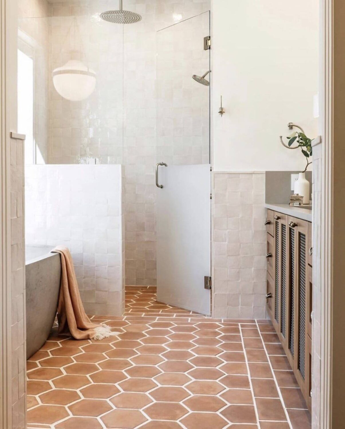 bathroom-hexagon-terracotta-floor-nordroom