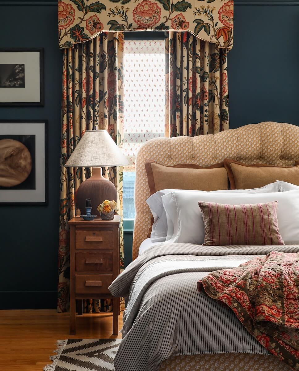 blue-master-bedroom-english-country-style-nordroom