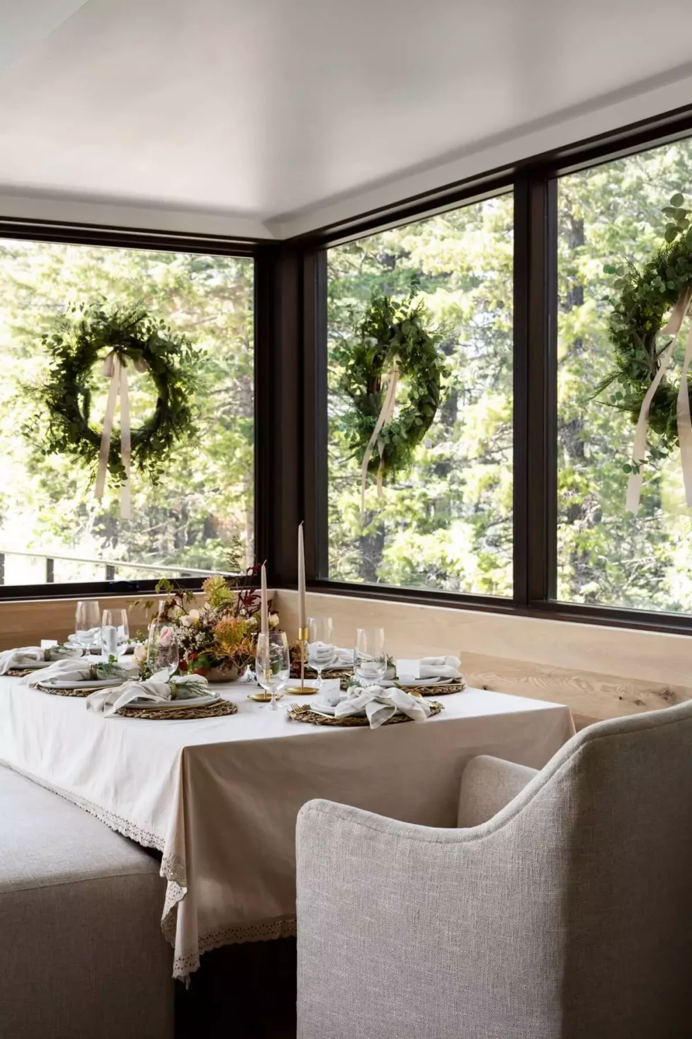 christmas-decor-dining-room-studio-mcgee-nordroom