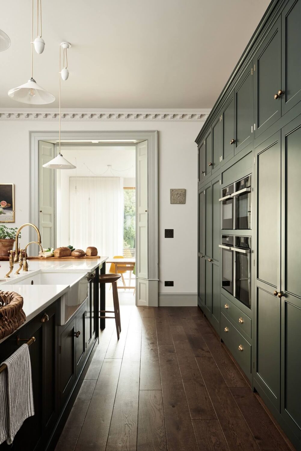 classic-english-kitchen-devol-wooden-floor-nordroom