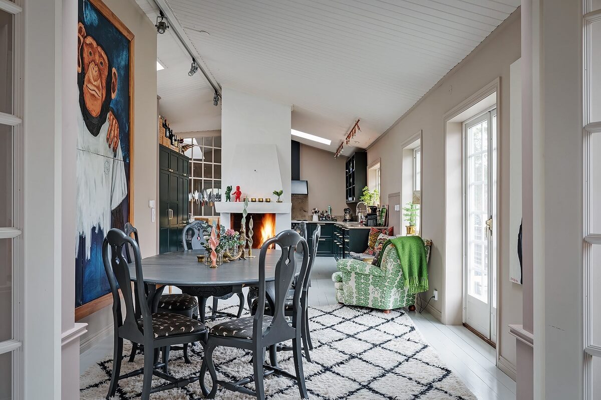dining-space-colorful-eclectic-home-bobo-wallmansson-nordroom
