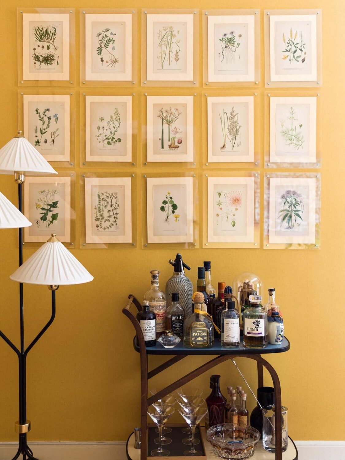 floral-gallery-wall-yellow-living-room-nordroom