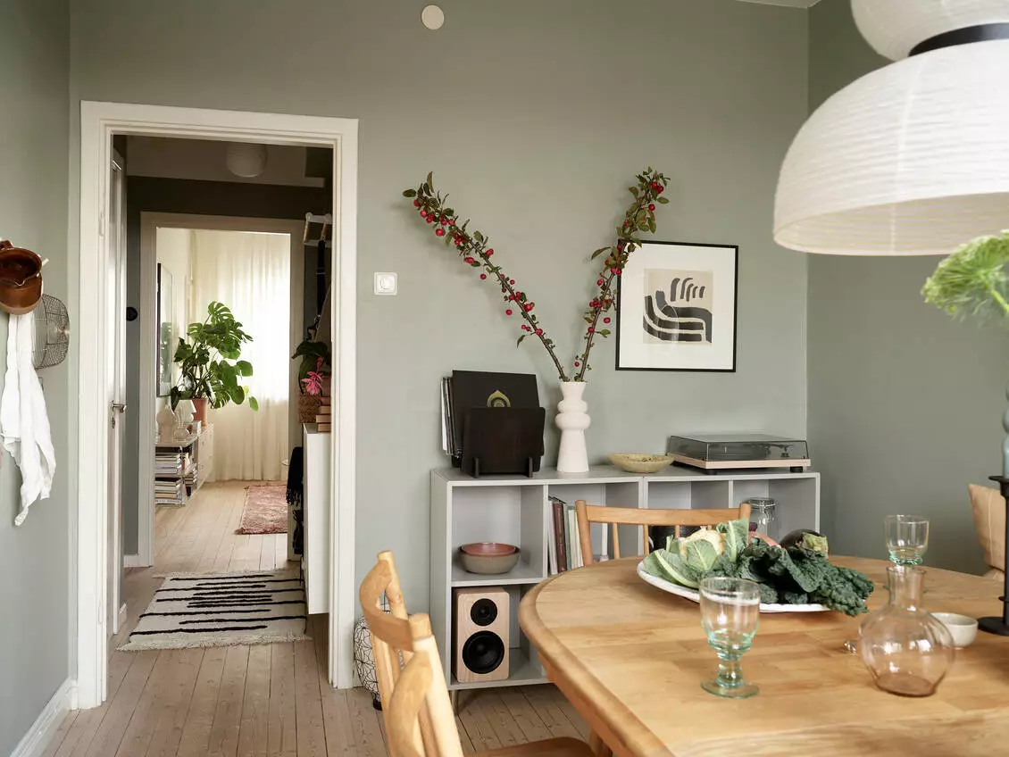 green-kitchen-studio-apartment-sweden-nordroom