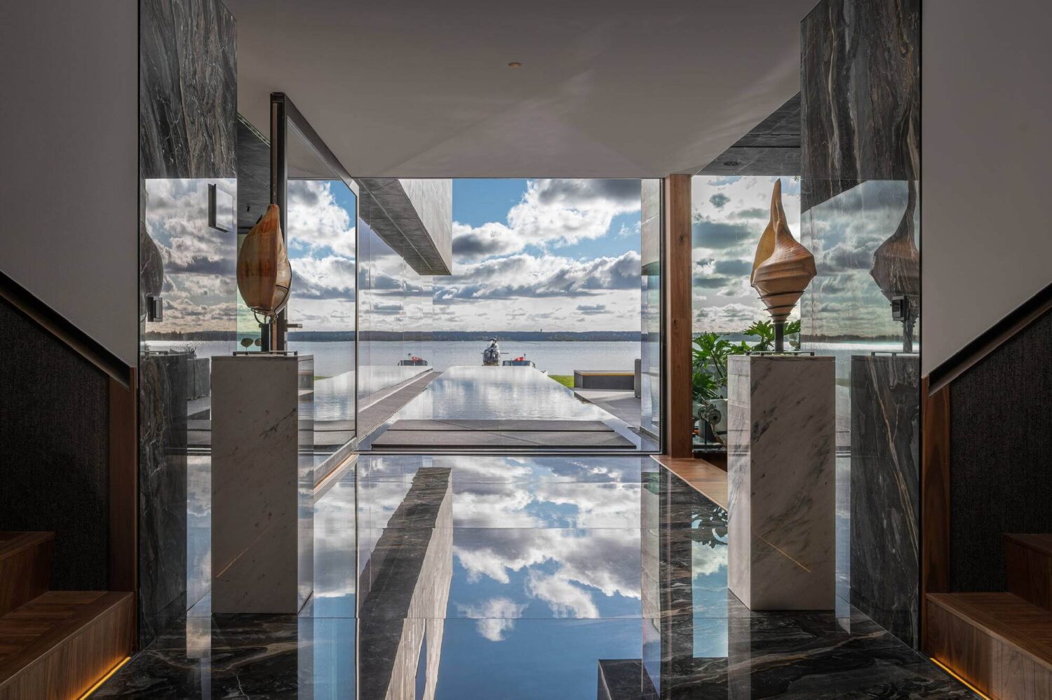 hallway-modern-architectural-villa-stockholm-nordroom