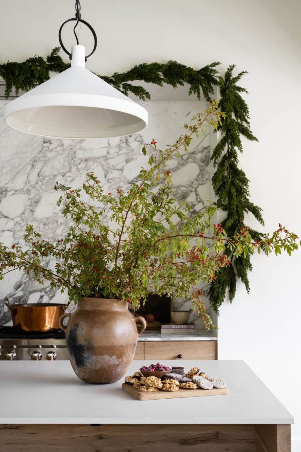 kitchen-christmas-garland-nordroom