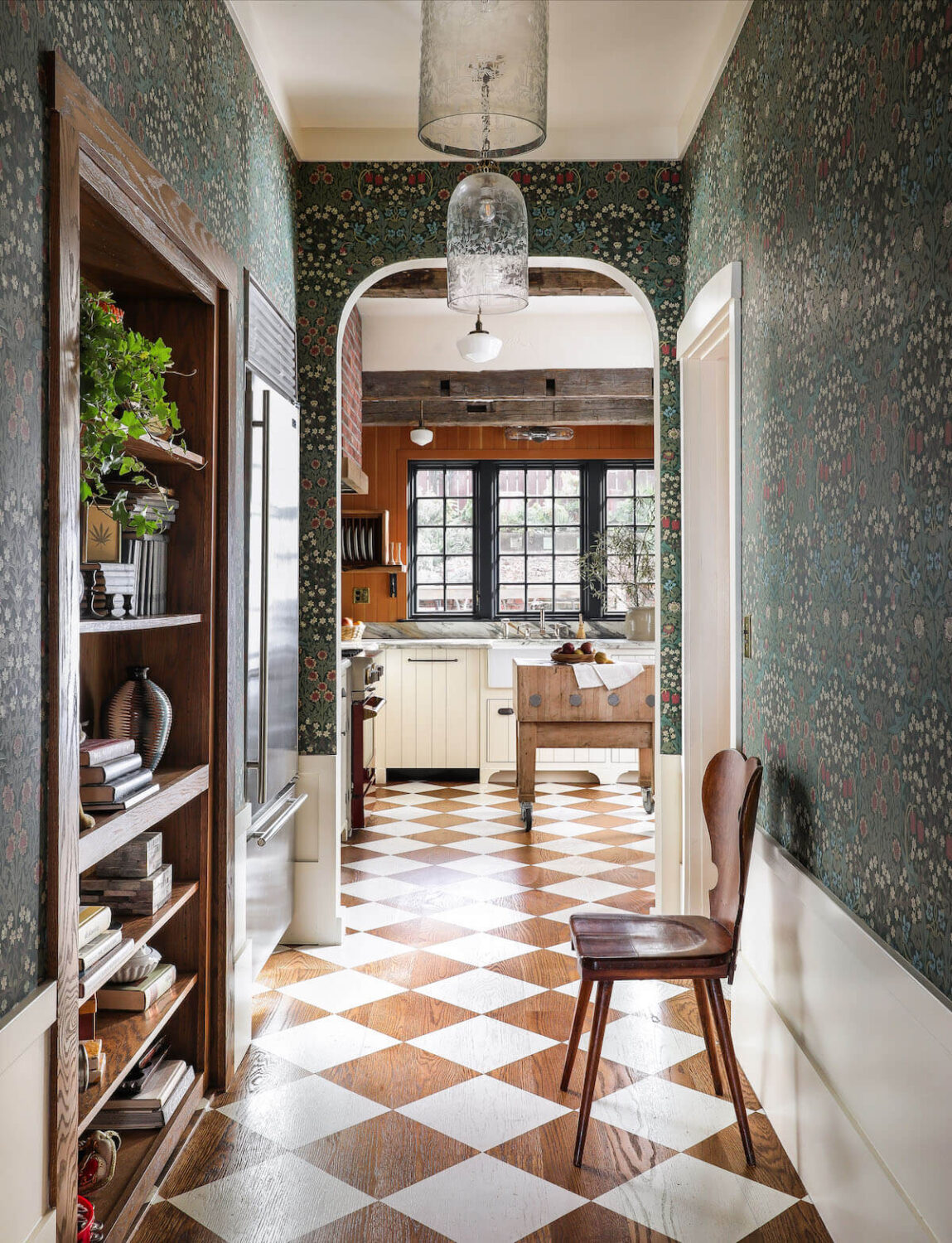 kitchen-wallpaper-built-in-shelves-checkerboard-floor-english-country-style-nordroom
