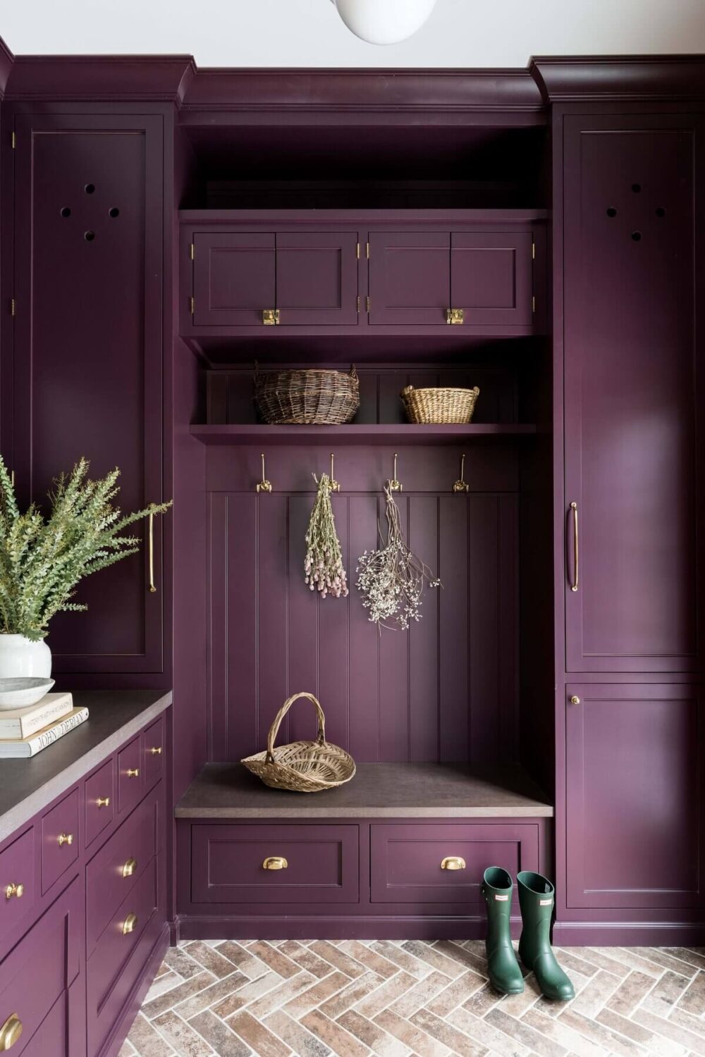 purple-mudroom-terracotta-floor-nordroom