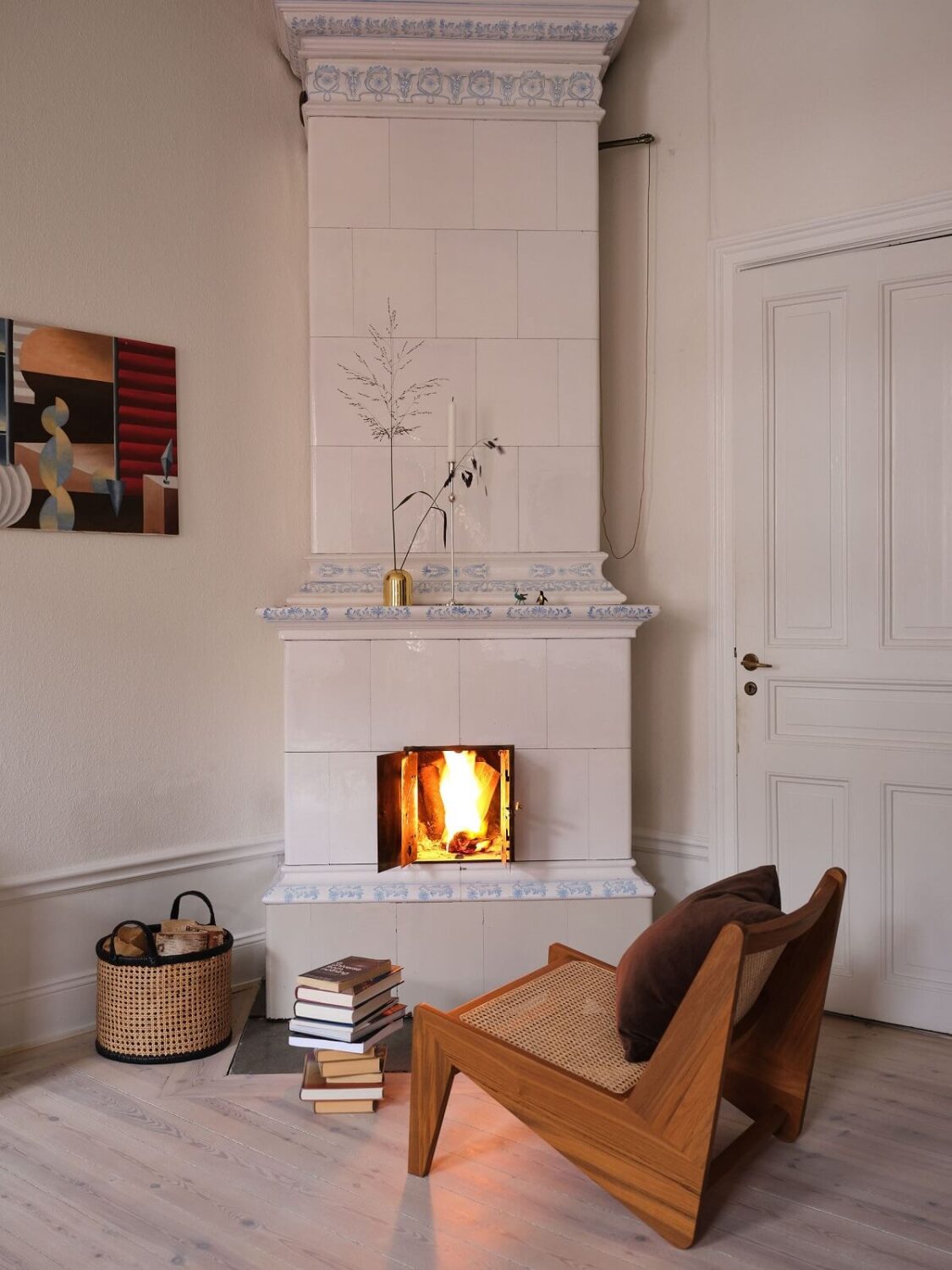 reading-nook-fireplace-hygge-nordic-design-nordorom