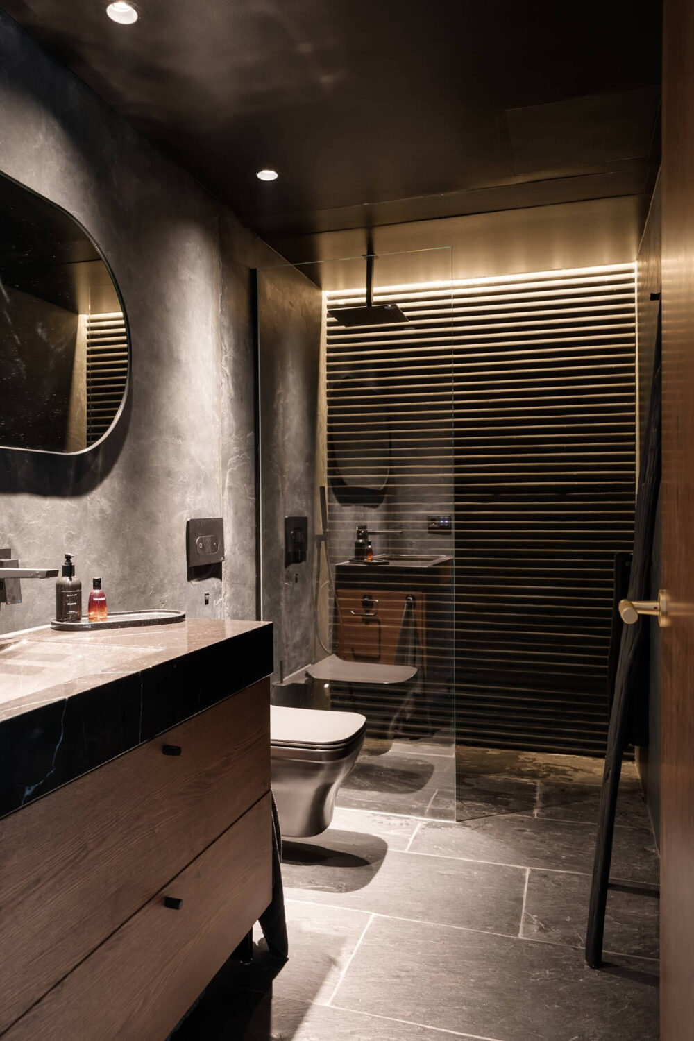 small-dark-bathroom-modern-architectural-villa-stockholm-sweden-nordroom