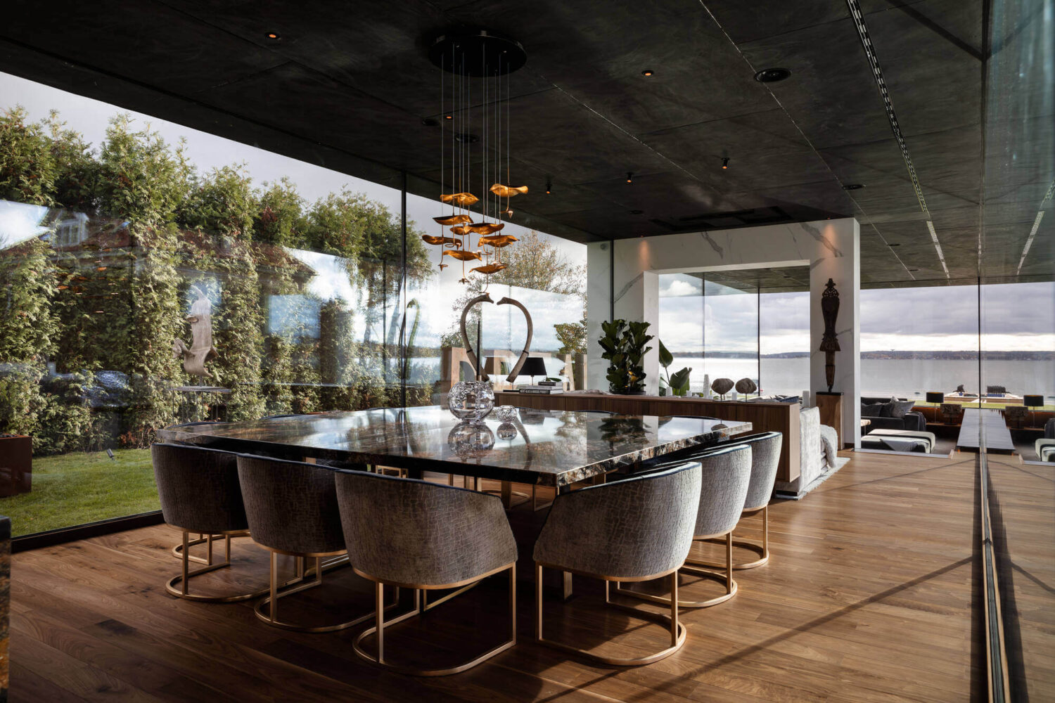 square-dining-table-modern-architectural-villa-stockholm-sweden-nordroom