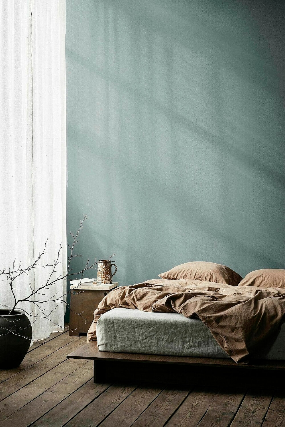green-color-natural-materials-bedroom-interior-design-trends-2022-nordroom