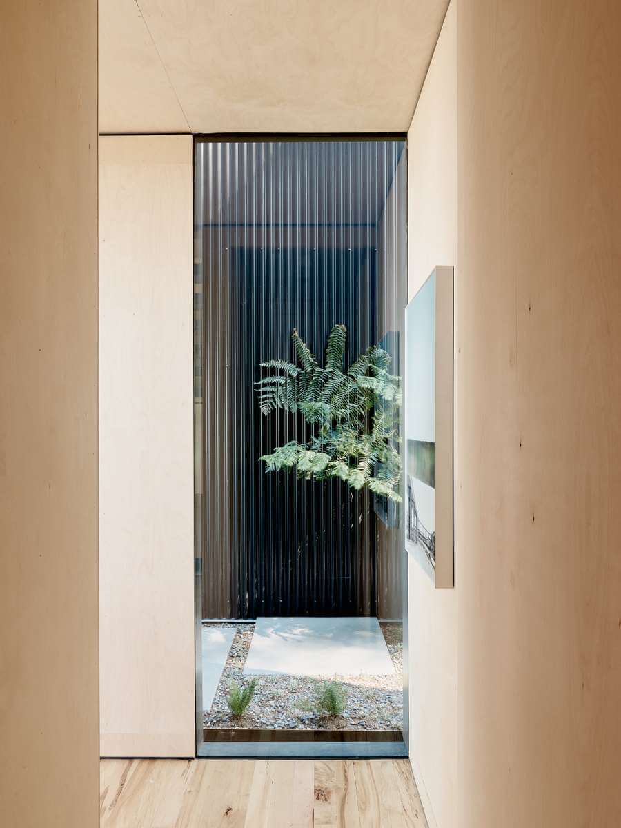 hallway-modern-home-napa-valley-nordroom