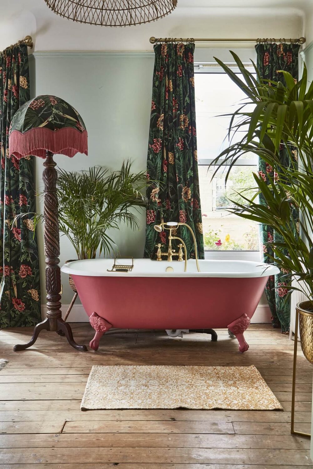 pink-clawfoot-bath-floral-curtains-70s-inspired-home-nordroom