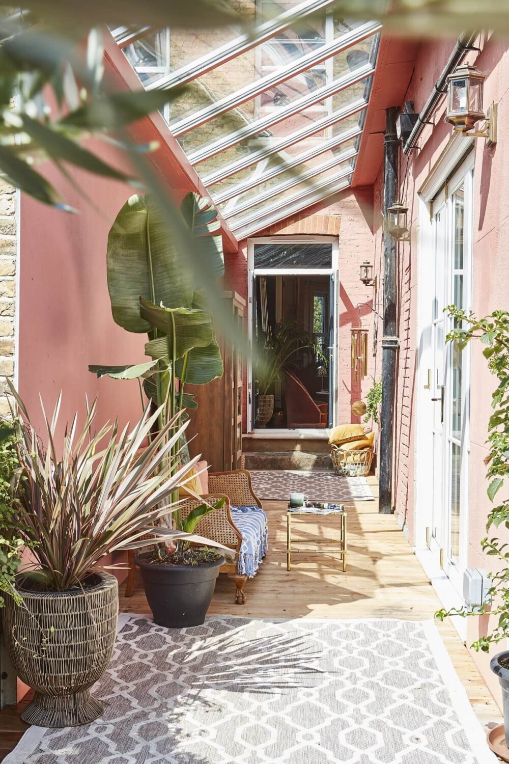 terracotta-veranda-70s-inspired-home-nordroom