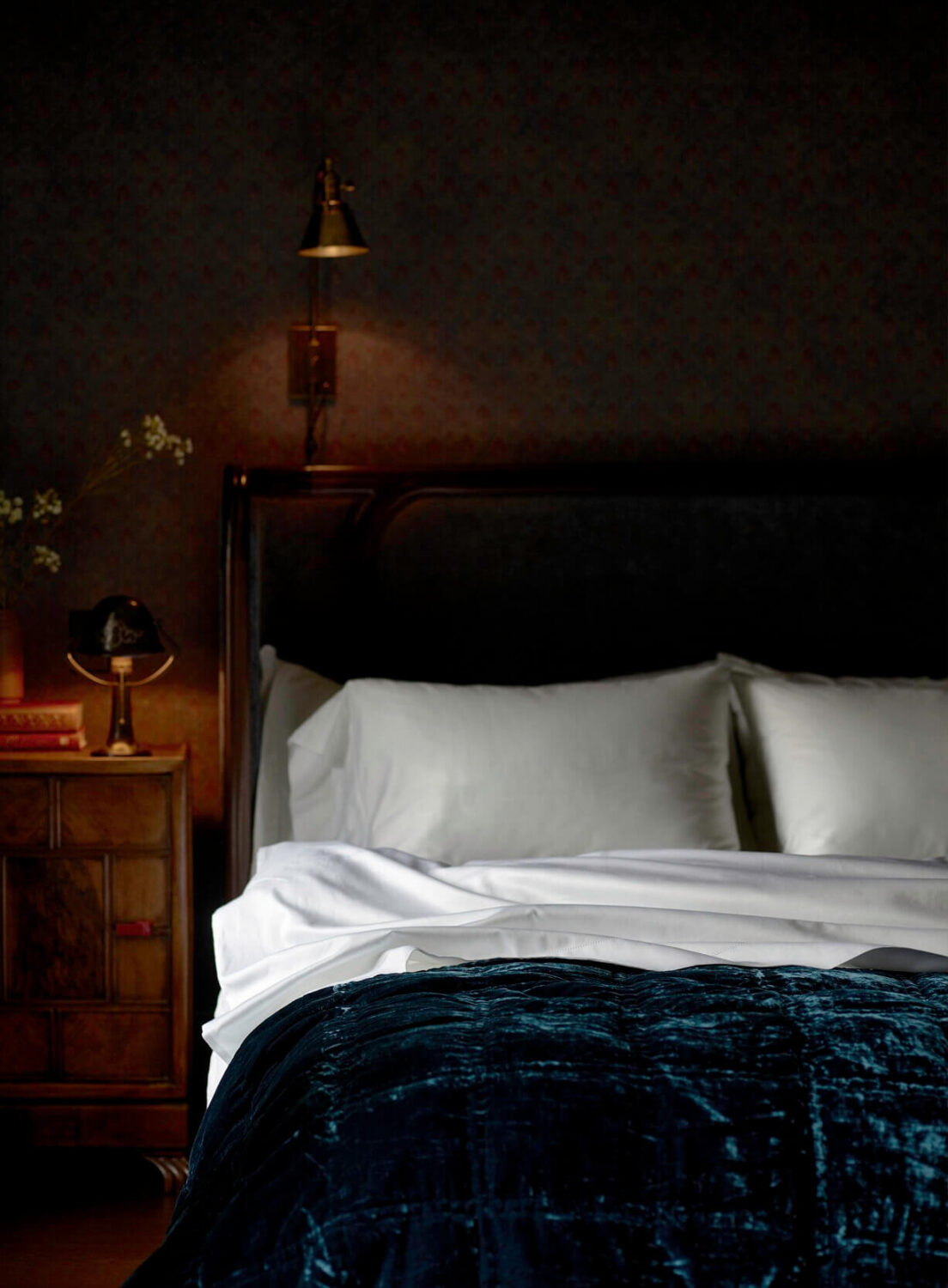 antique-bedroom-the-maker-hotel-nordoom