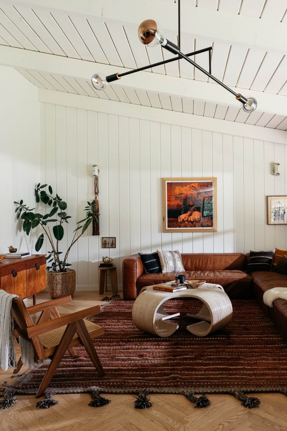 boho-midcentury-living-room-ranch-house-california-nordroom