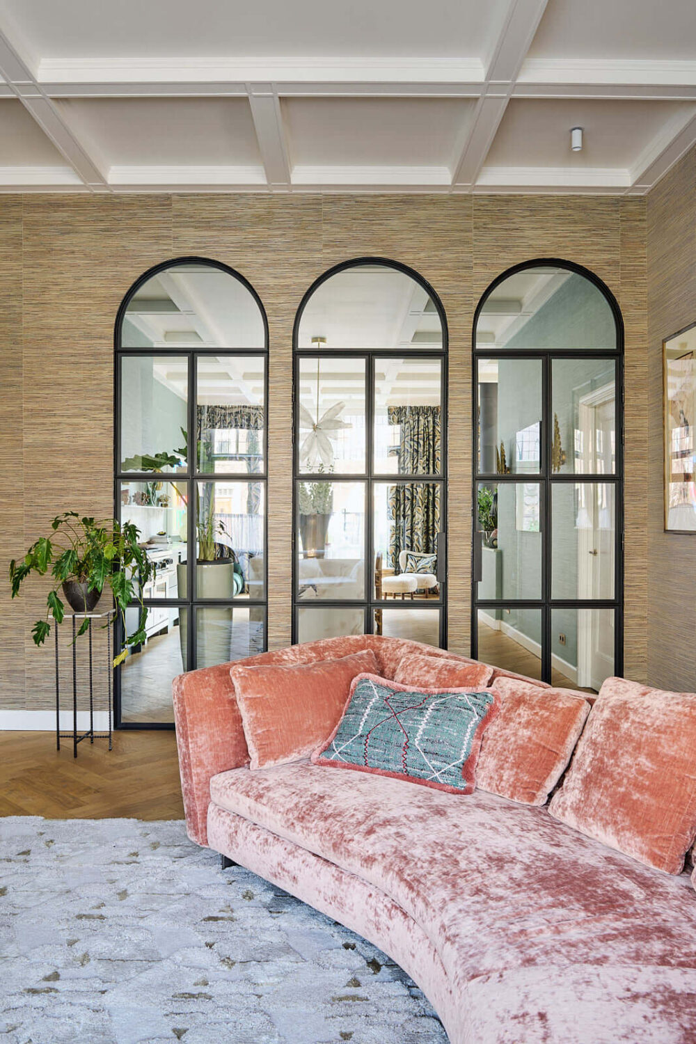 curved-sofa-arched-doors-villa-amsterdam