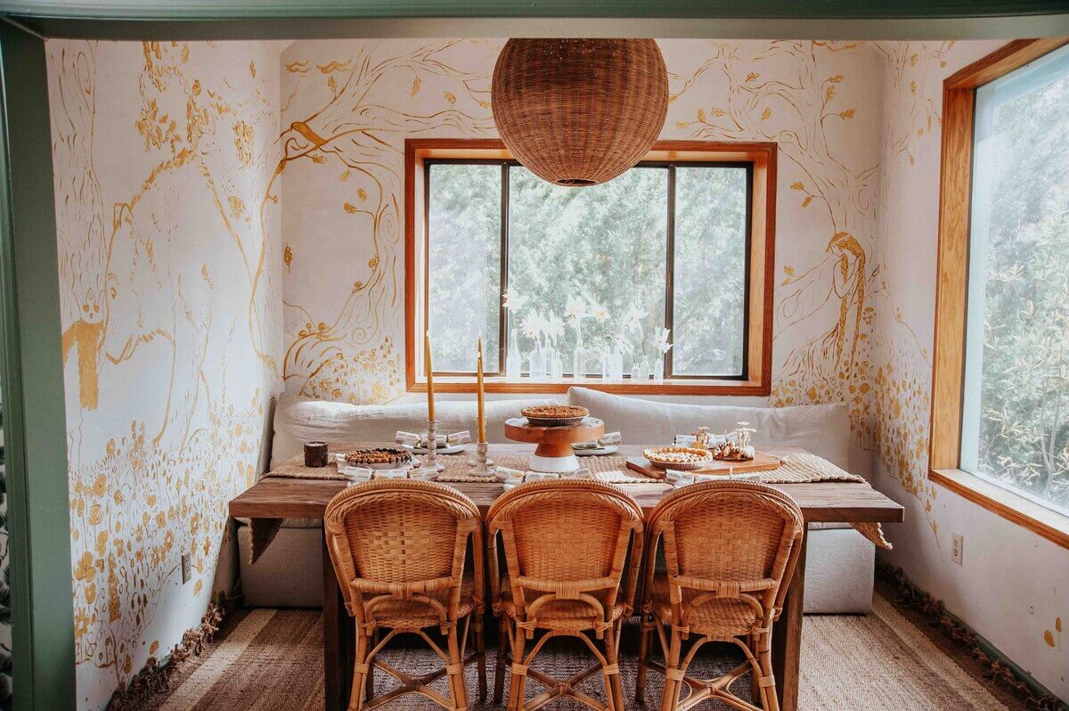 dining-room-wallpaper-airbnb-cabin-nordroom