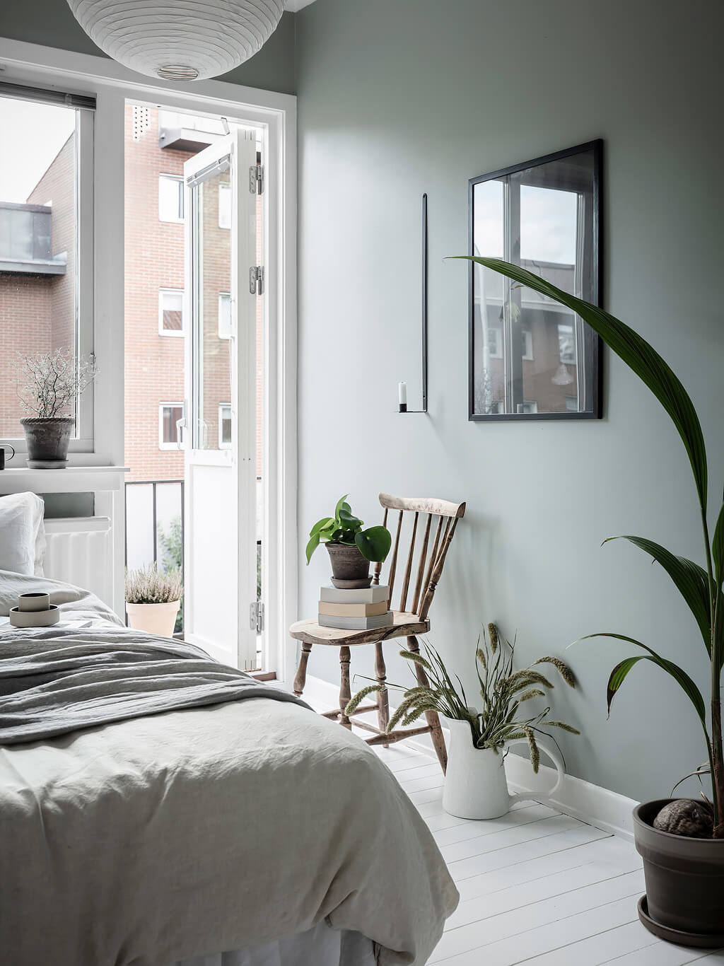 green-bedroom-white-floor-nordroom