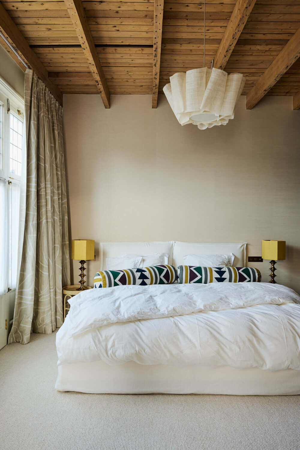 master-bedroom-wooden-ceiling-villa-amsterdam-nordroom