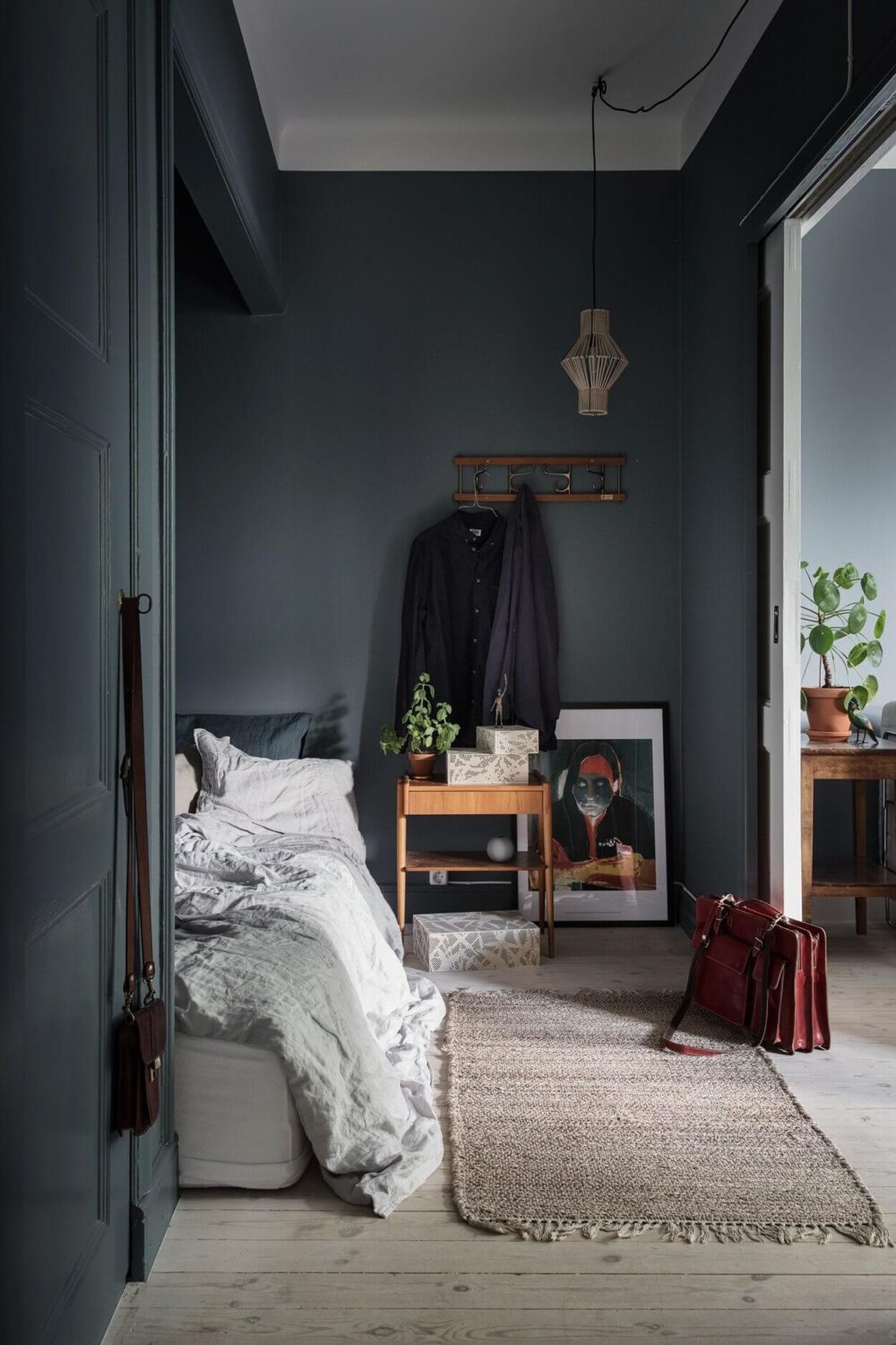 small-dark-blue-bedroom-best-paint-colors-small-bedroom-nordroom