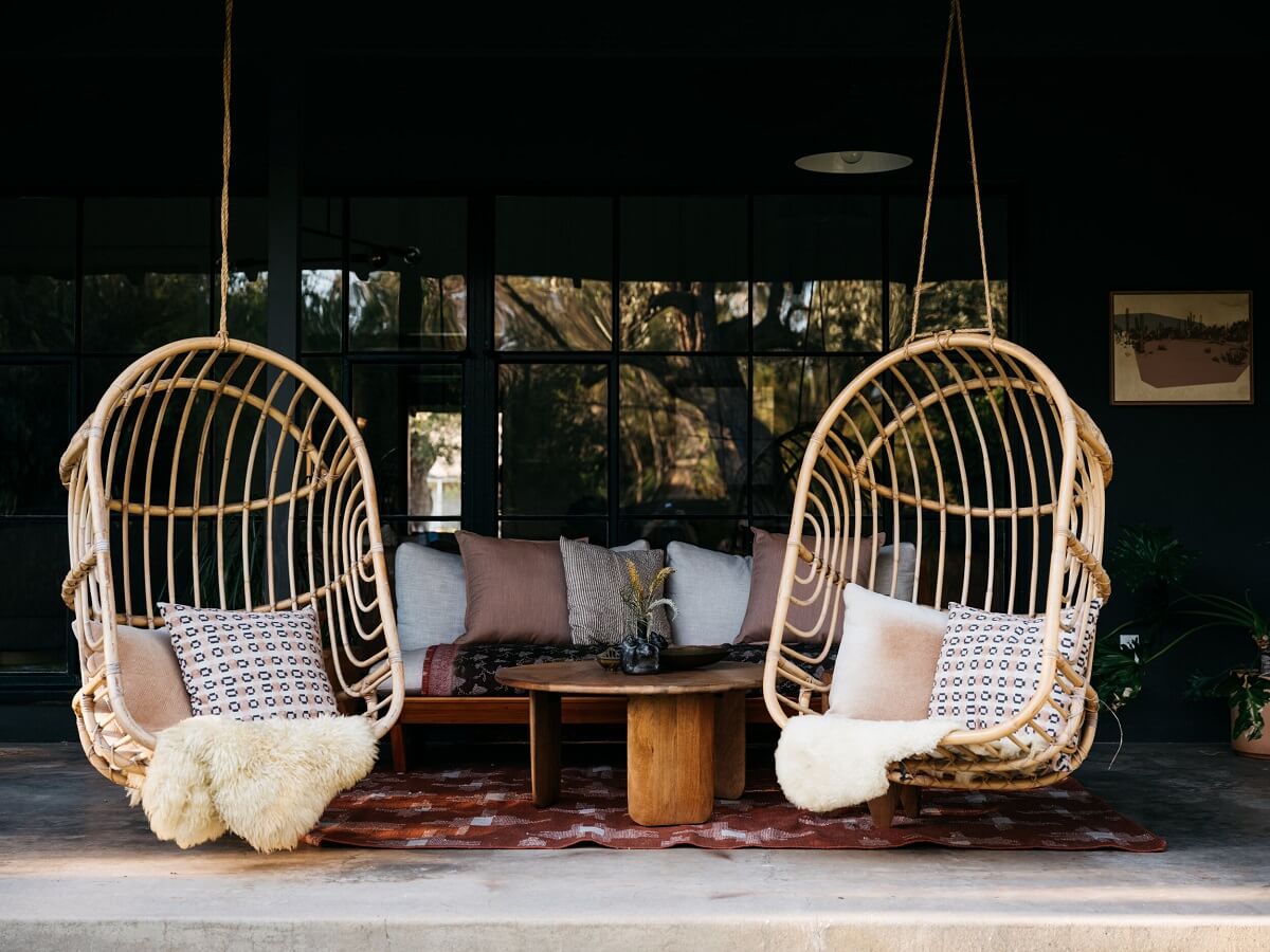 terrace-hanging-chairs-midcentury-ranch-house-nordroom