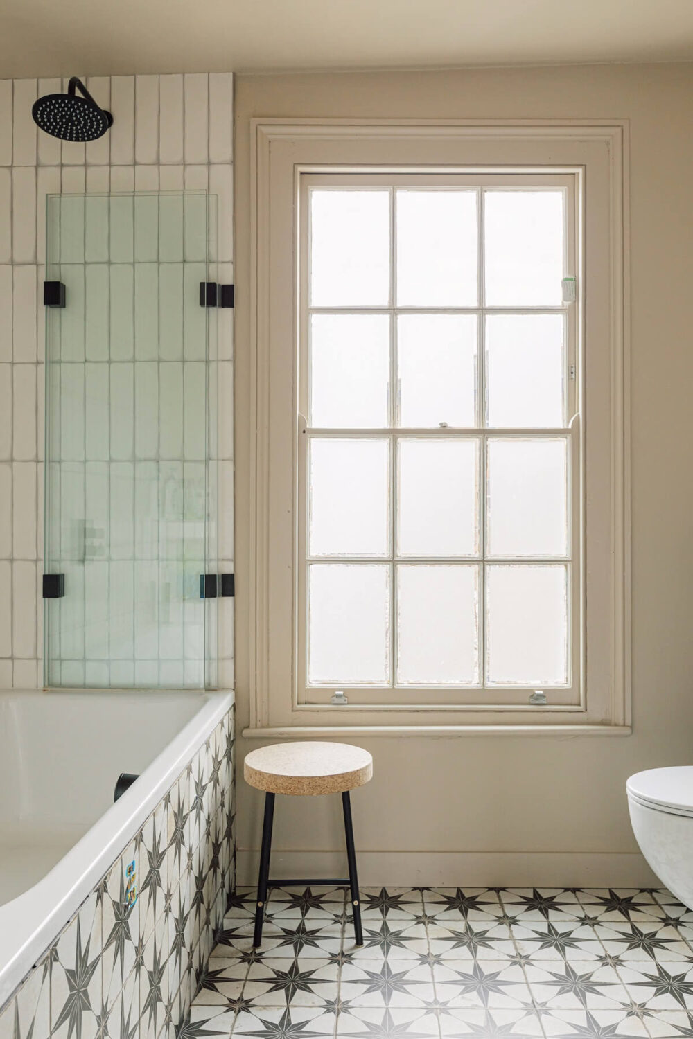 white-bathroom-black-white-floor-tiles-nordroom