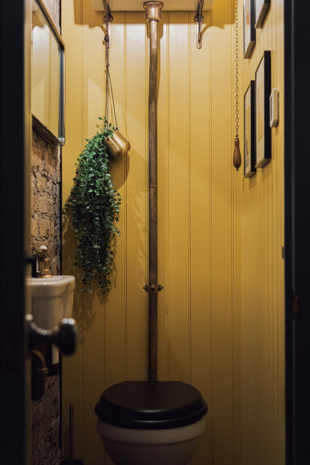 yellow-original-bathroom-london-townhouse-nordroom