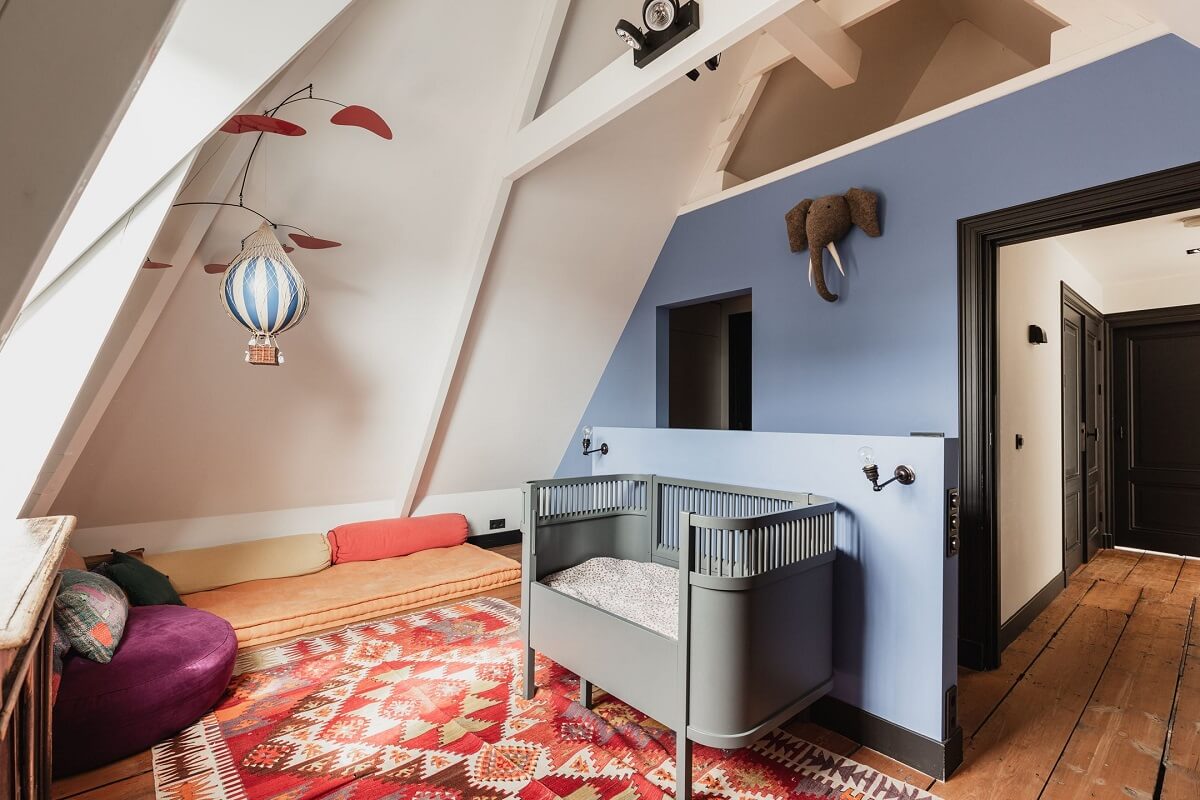 attic-kids-room-colorful-decor-nordroom