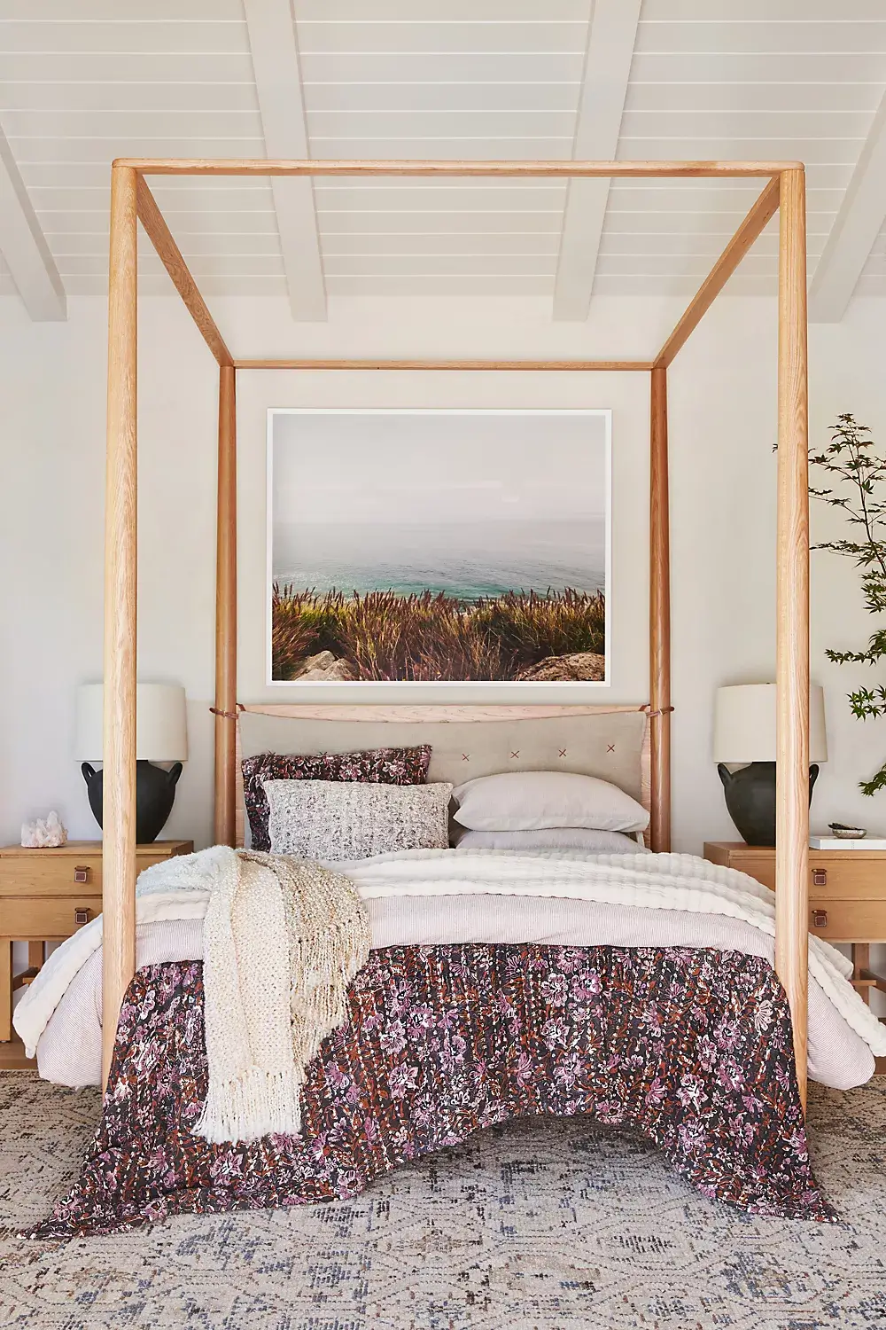 bedroom-canopy-bed-amber-lewis-anthropologie-nordroom