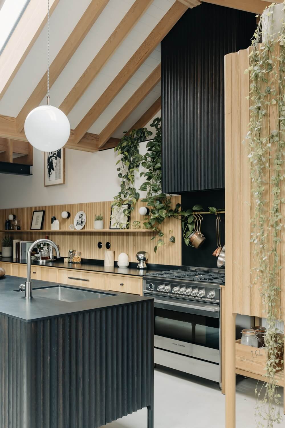 black-wood-kitchen-exposed-beams-daniel-sanderson-london-nordroom