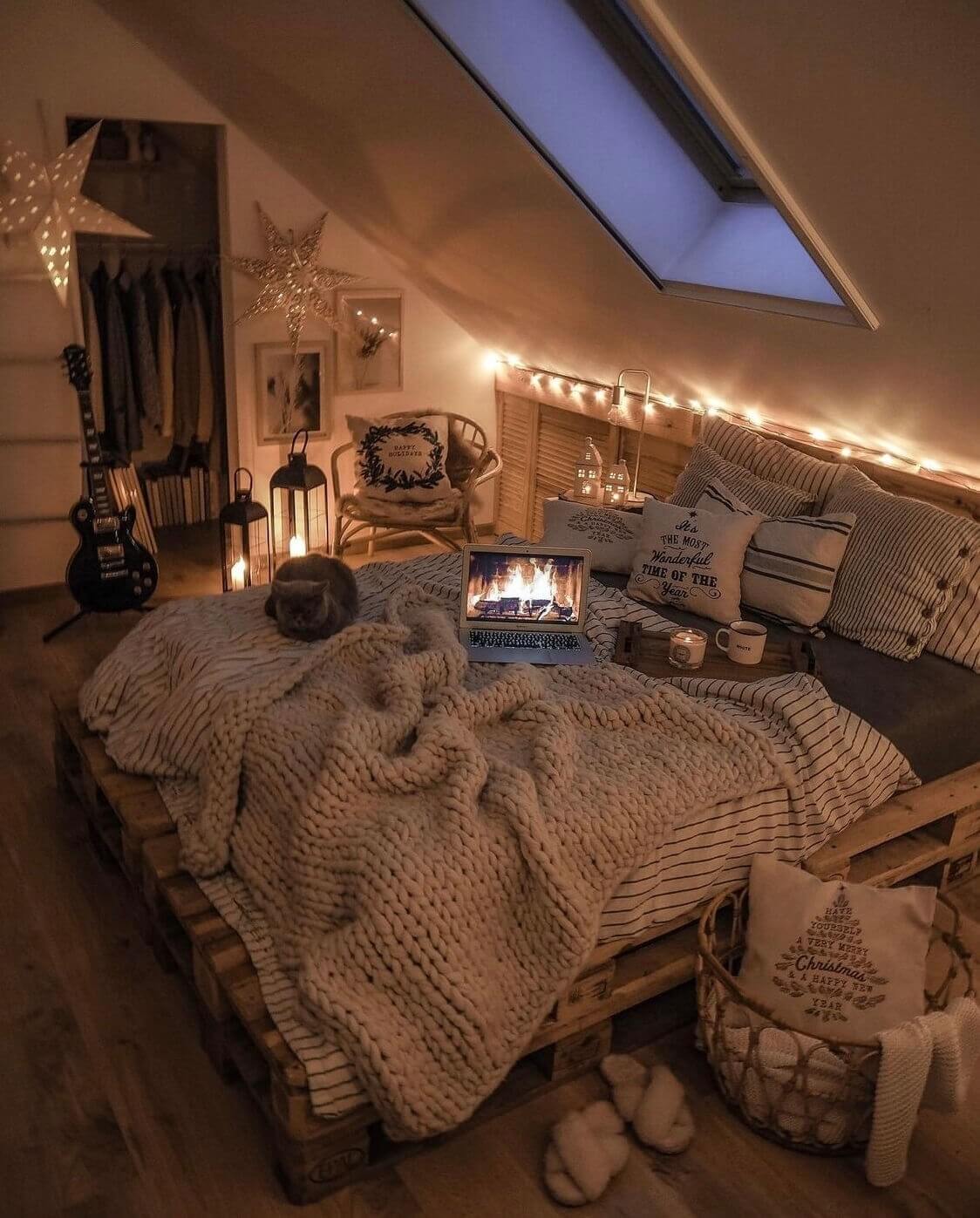 cozy-attic-bedroom-textiles-string-lights-nordroom